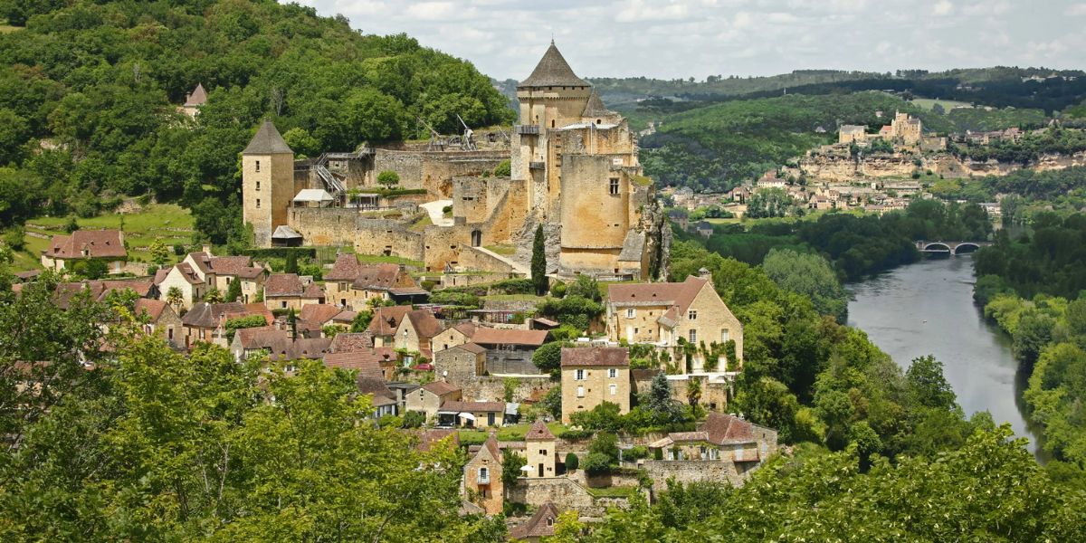 Château de Castelnaud, vue sur la vallée - Visites en Périgord