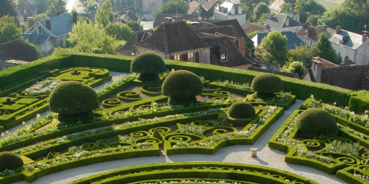 Château de Hautefort, jardin - Visites en Périgord