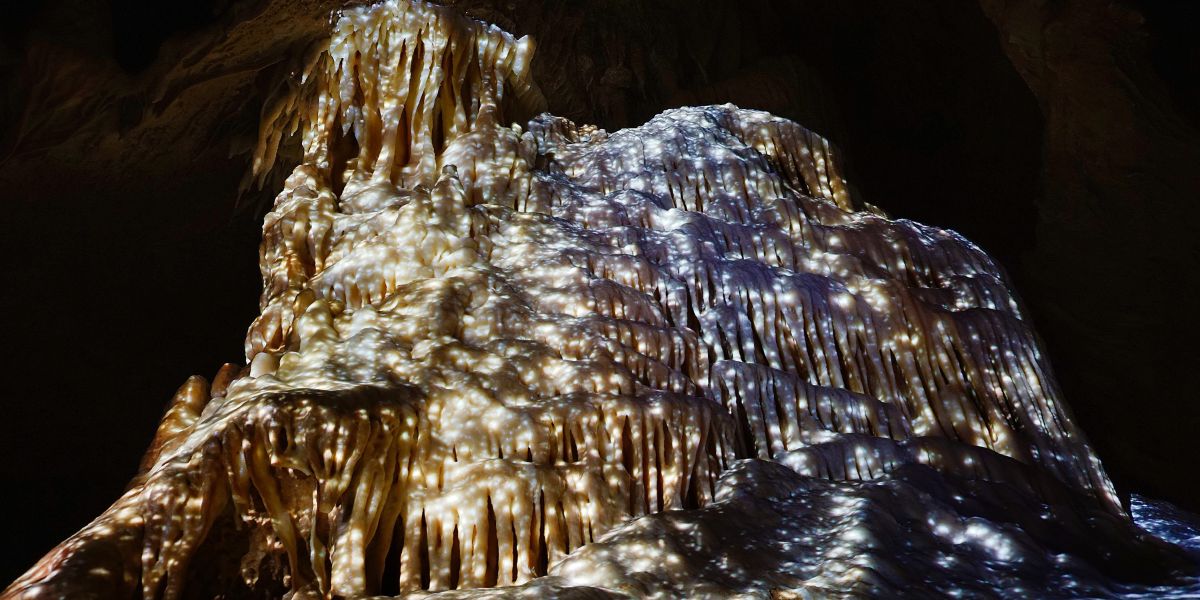 Son et lumière à la Grotte de Villars - Visites en Périgord